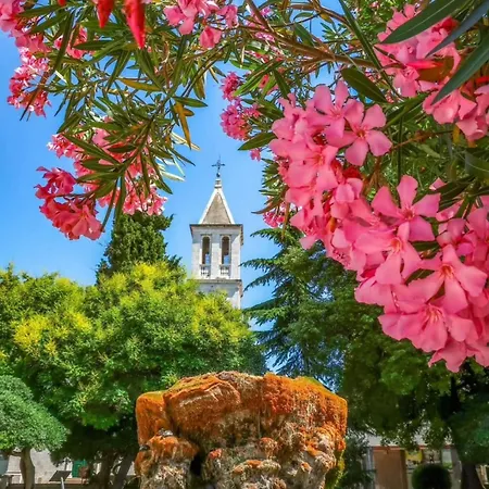 Jakov بيت ضيافة